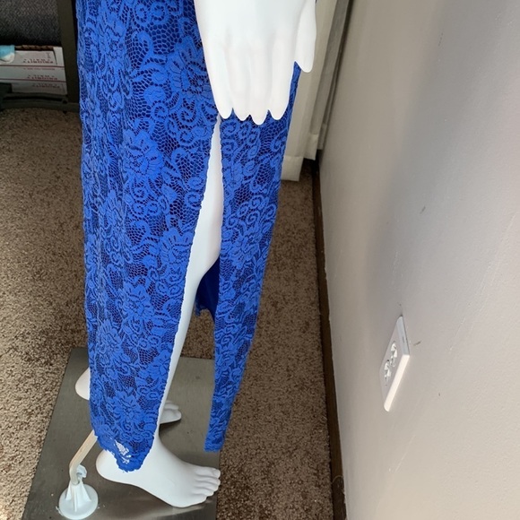 Exquisite Maxi dress in Blue Lace completely lined Sz *Med but see measurements - Picture 5 of 8